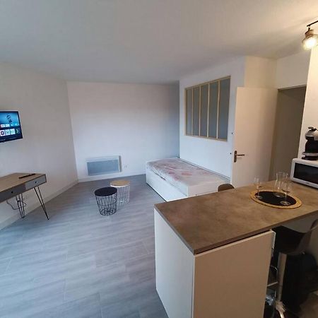 Appartement Tout Equipe 2 A 4 Couchages St Charles Marsella Exterior foto