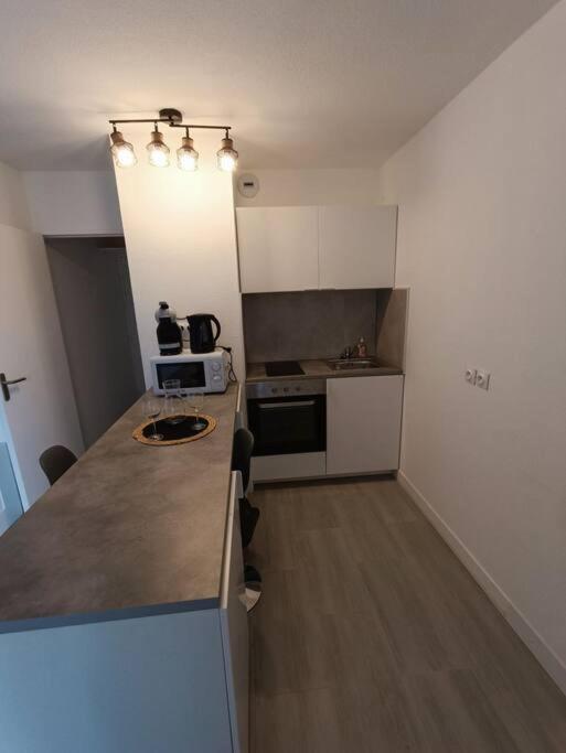 Appartement Tout Equipe 2 A 4 Couchages St Charles Marsella Exterior foto